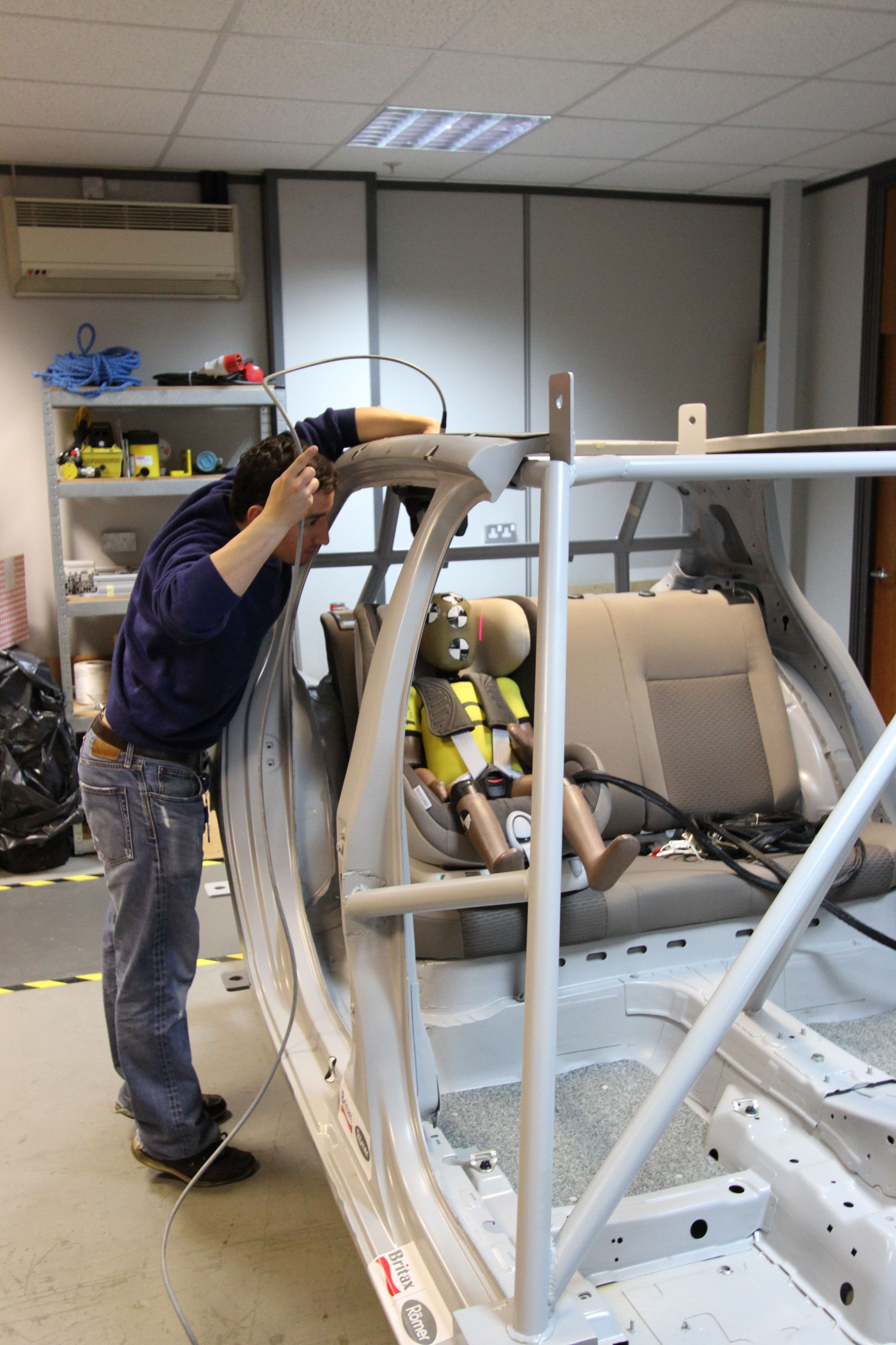 Laser scaning to support child seat safety development